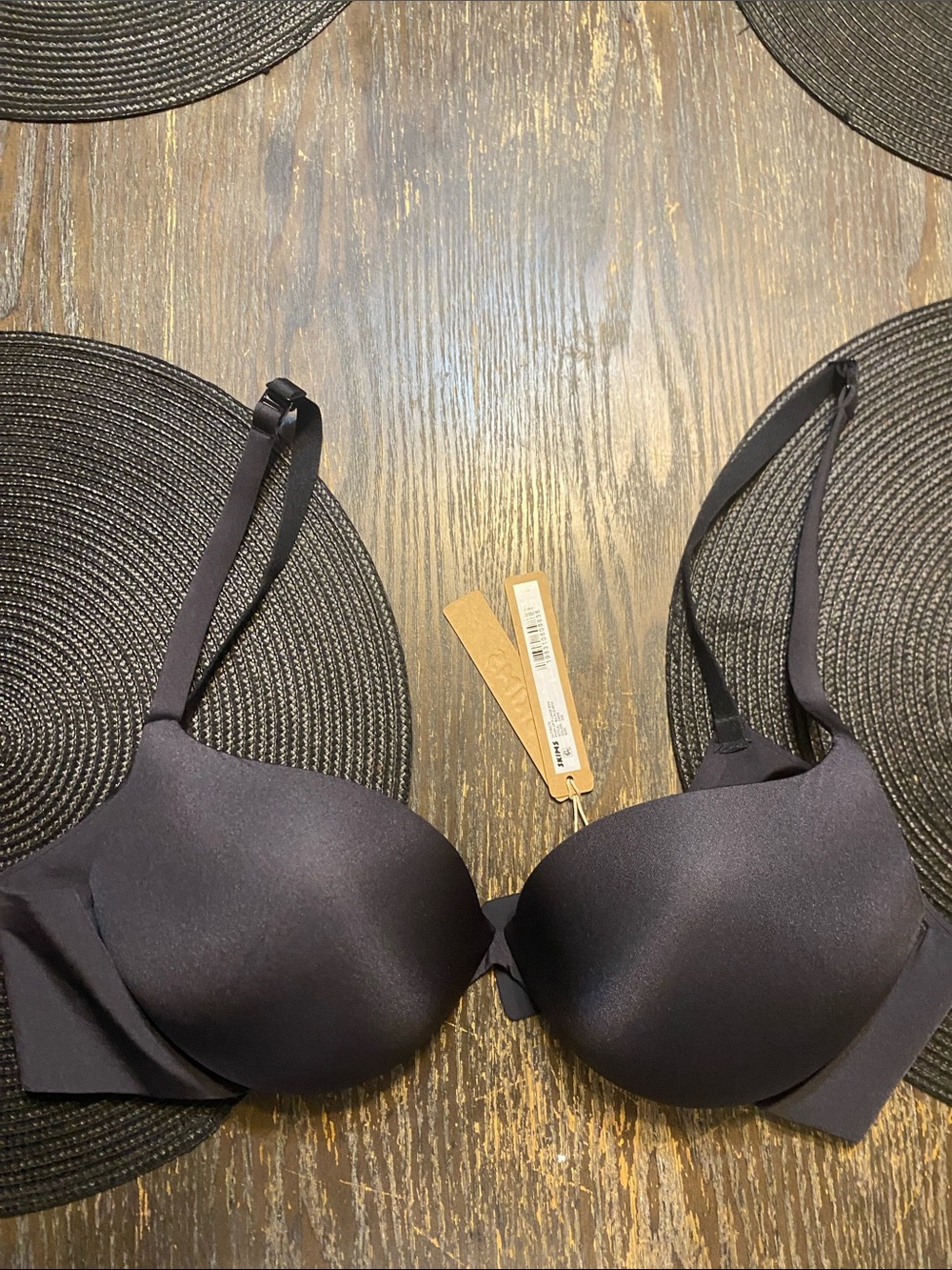 SKIMS ultimate push up plunge 38B onyx bra NWT creases in pads